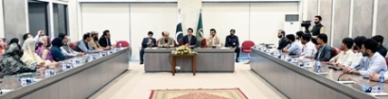 Islamabad 06.08.2026: Speaker National Assembly Sardar Ayaz Sadiq in a meeting with participants of the AI Launchpad Bootcamp Balochistan, along with Mr. Mohi Uddin Wani at Parliament House.